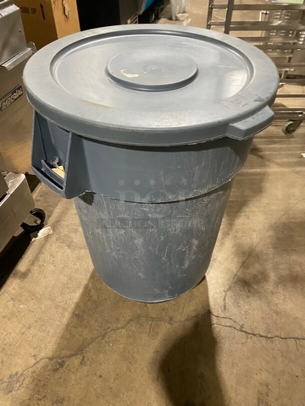 Grey Poly Trash Can! With Lid! On Dolly! - Image 3 of 8