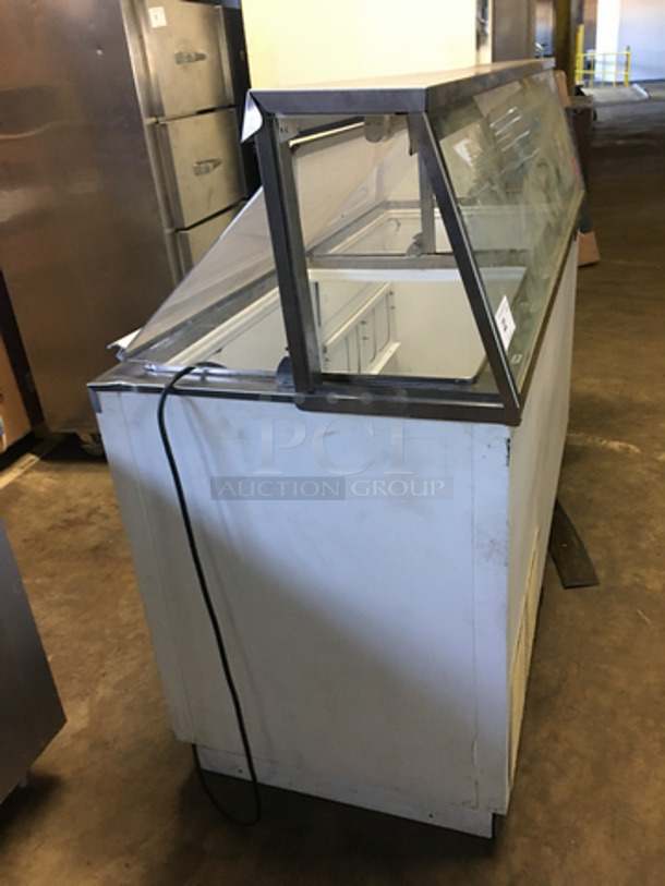 True Commercial Ice Cream Dipping Cabinet Merchandiser! With Sneeze Guard! With Flip Access Doors! Model: TDC-27 SN: 7429011 115V 60HZ 1 Phase - Image 3 of 7