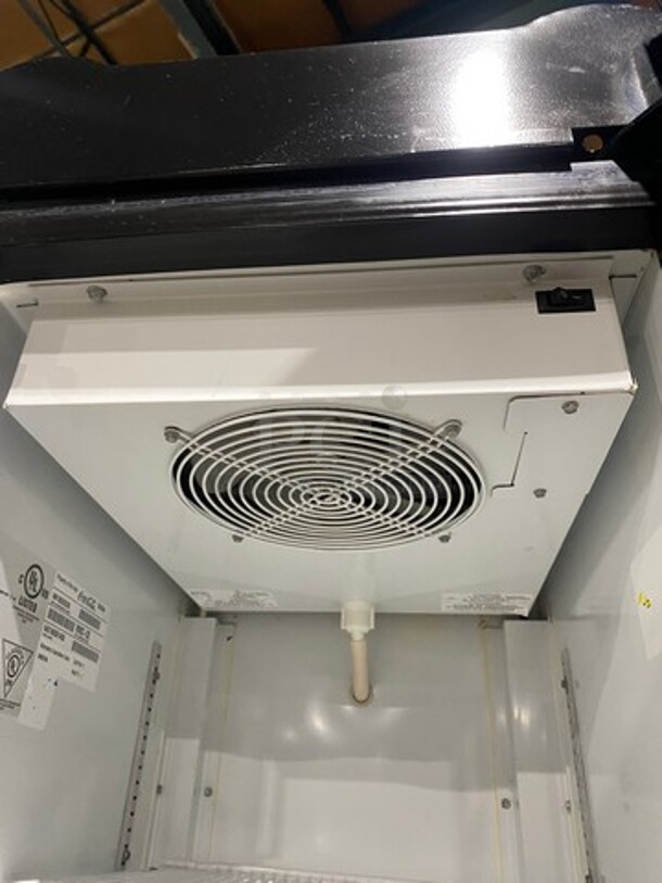 2016 Imbera Single Door Refrigerated Reach In Cooler Merchandiser! With View Through Door! With Poly Coated Racks! Model: VR09CCC02 SN: 642160501450 115V 60HZ 1 Phase - Image 6 of 8