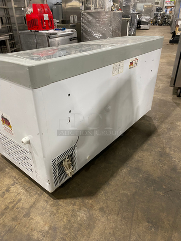 Commercial Chest Freezer Showcase Merchandiser! With 2 View Through Sliding Top Doors! Model: SD516 110V 60HZ 1 Phase - Image 4 of 7