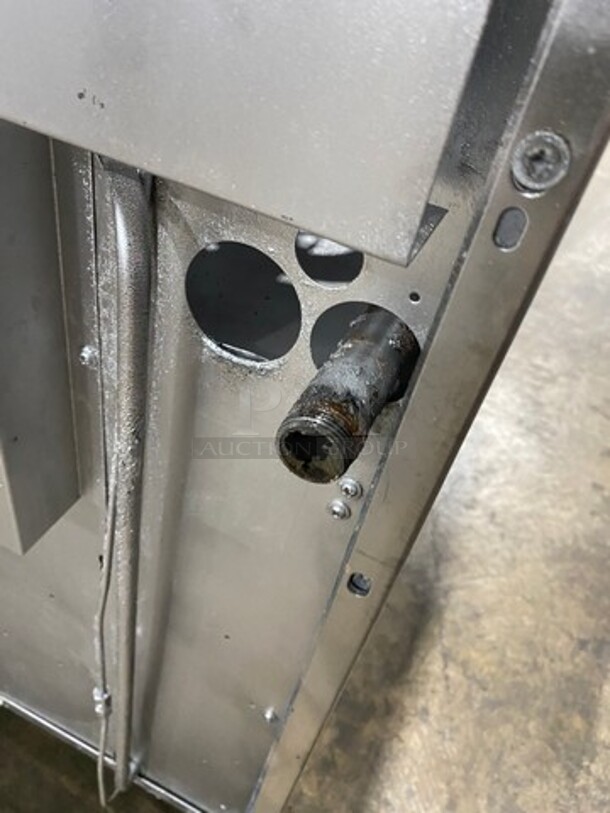 Sunfire Commercial Natural Gas Powered 4 Burner Stove! With Raised Back Splash! With Oven Underneath! All Stainless Steel! On Casters! - Image 9 of 9