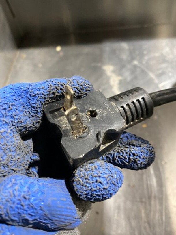 Adcraft Countertop Commercial Conveyor Toaster! All Stainless Steel! On Legs! Model: CYT120 SN: 11201105009 120V - Image 6 of 6