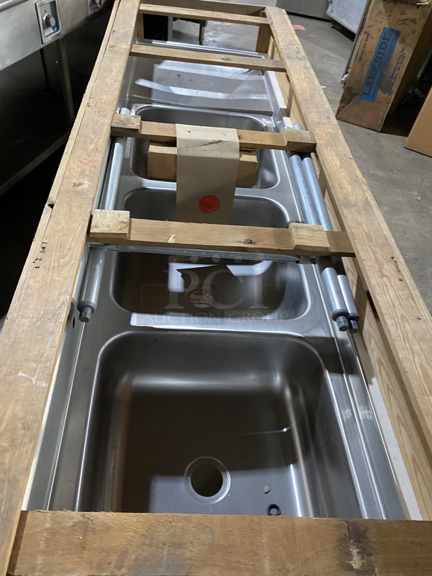 BRAND NEW! EAGLE 3 Compartment Dishwashing Sink!  W/ Right side Drainboard! Heavy Gauge! On Casters! Model 412-24-3-24R Serial 0909241243 - Image 5 of 9