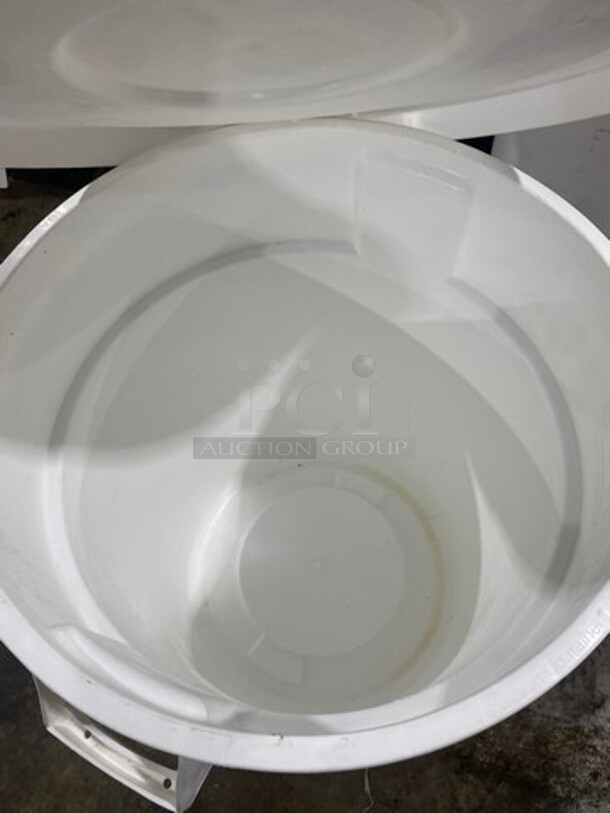 Bakers Mark White Poly Bulk Ingredient Bin! With Lid! On Dolly! - Image 4 of 6