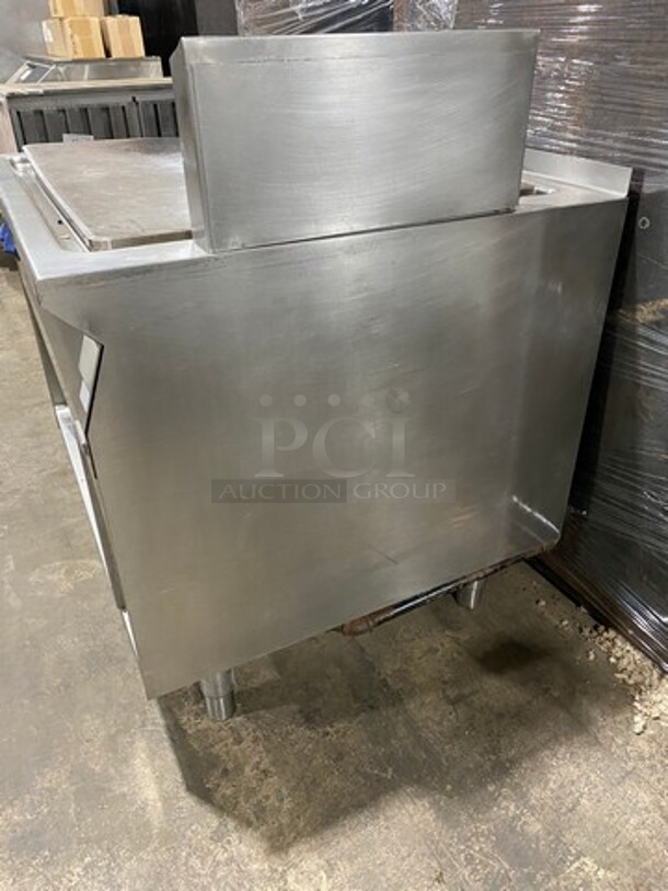 Electrolux Natural Gas Powered All Stainless Steel Plancha Flat Grill! ERMA Edition! Built On Stainless Steel Stand! On Legs! - Image 2 of 12