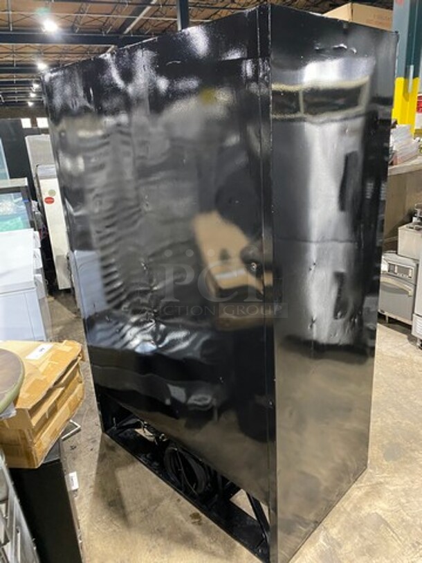 Beverage Air Commercial Refrigerated 2 Door Reach In Cooler Merchandiser! With View Through Doors! Model: MT45 SN: 4471080 115V 60HZ 1 Phase - Image 4 of 7
