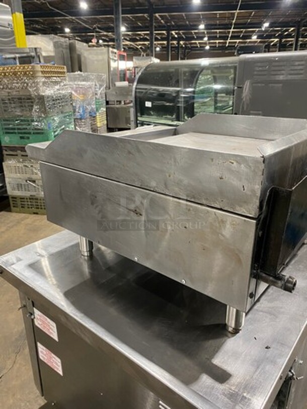 APW Commercial Countertop Natural Gas Powered Flat Top Griddle! With Back And Side Splashes! All Stainless Steel! On Small Legs! - Image 4 of 7