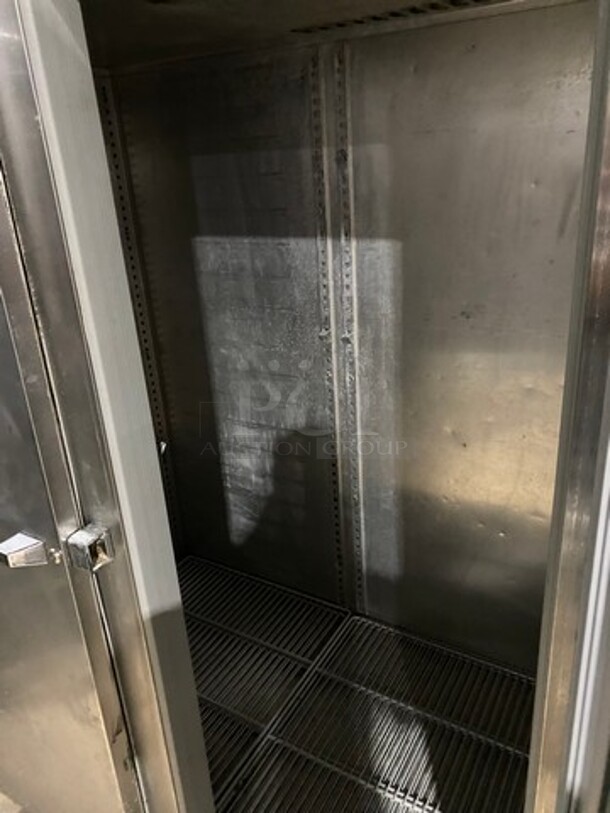 Victory Commercial 2 Door Reach In Freezer! All Stainless Steel! On Casters! Model: FA2DS7 SN: D0166942 115V 60HZ 1 Phase - Image 7 of 10