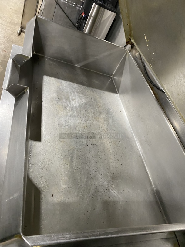 WOW! CLEVELAND 40 Gallon Natural Gas Powered/ Tilt Skillet/ Braising Pan! With Automatic Hydraulic Lift! Model SGL40TR! On Legs! Working When Removed!  - Image 6 of 10