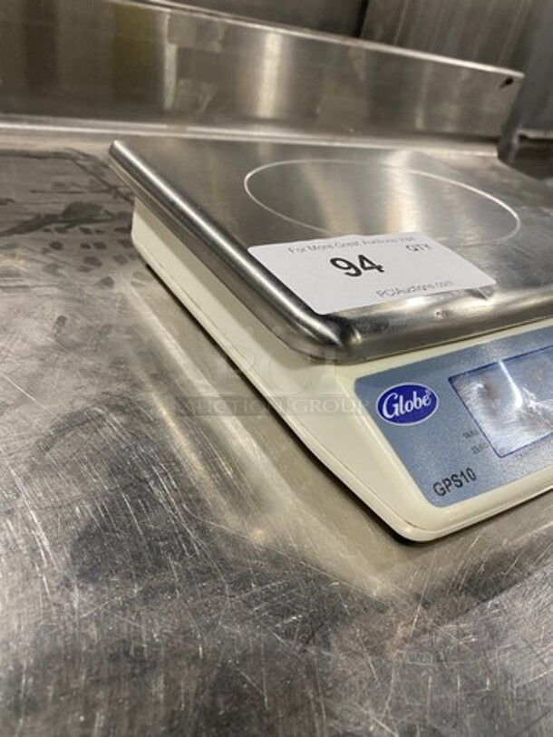 Globe Countertop Electric Food Scale! Model: GPS10 SN: 8037812 - Image 2 of 6