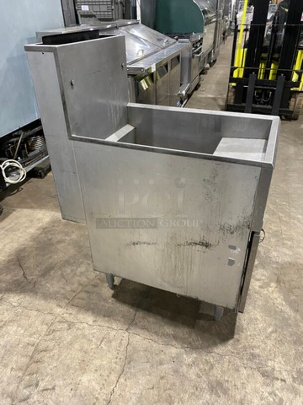Pitco Frialator Commercial Natural Gas Powered Deep Fat Fryer! All Stainless Steel! On Legs! - Image 2 of 7
