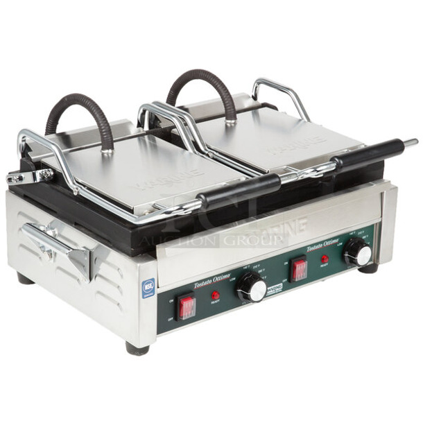 BRAND NEW SCRATCH AND DENT! Waring WFG300 Stainless Steel Commercial Countertop Tostato Ottimo Smooth Top & Bottom Dual Panini Press Sandwich Grill - 17" x 9 1/4" Cooking Surface. 240 Volts, 1 Phase.  - Image 1 of 6