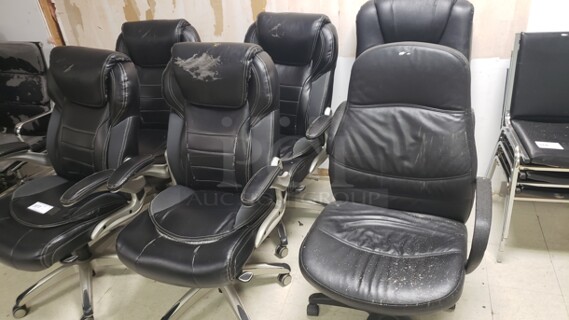 Lot of 6 Chairs

(Location 2)