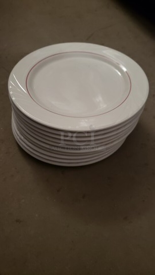 Lot of 10 Tuxton Plates - Image 1 of 2