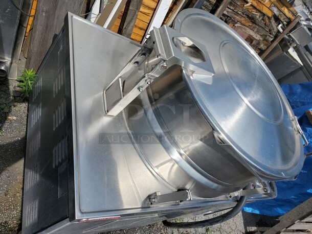 Market Forge Electric Kettle!

480 V
27 A
24 KW
3 PH
60 Hz - Image 5 of 10