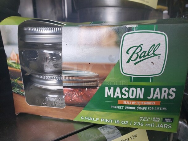 MASON JARS- 4 half pint 8oz jars BIDX2