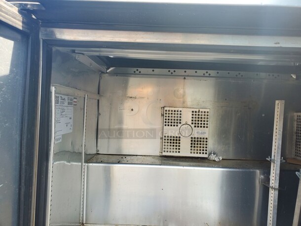 True TSSU-60-10-HC 60" TSSU Series Sandwich/Salad Prep Table. *Has some dents*
115 V - Image 8 of 9