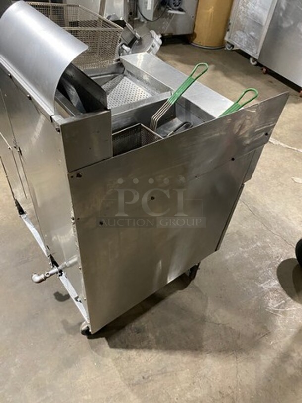 Frymaster Commercial Natural Gas Powered Deep Fat Fryer With Side Dumping Station! With Metal Frying Baskets! With Back Splash! All Stainless Steel! On Casters! Model: FM145ESC SN: 0204GH0013 - Image 4 of 11