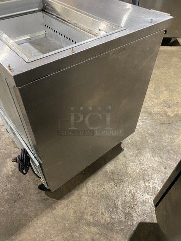 Beverage Air Commercial Refrigerated Sandwich Prep Table! With Single Door Storage Space Underneath! All Stainless Steel! On Casters! Model: SP27 SN: 7208954 115V 60HZ 1 Phase - Image 4 of 8