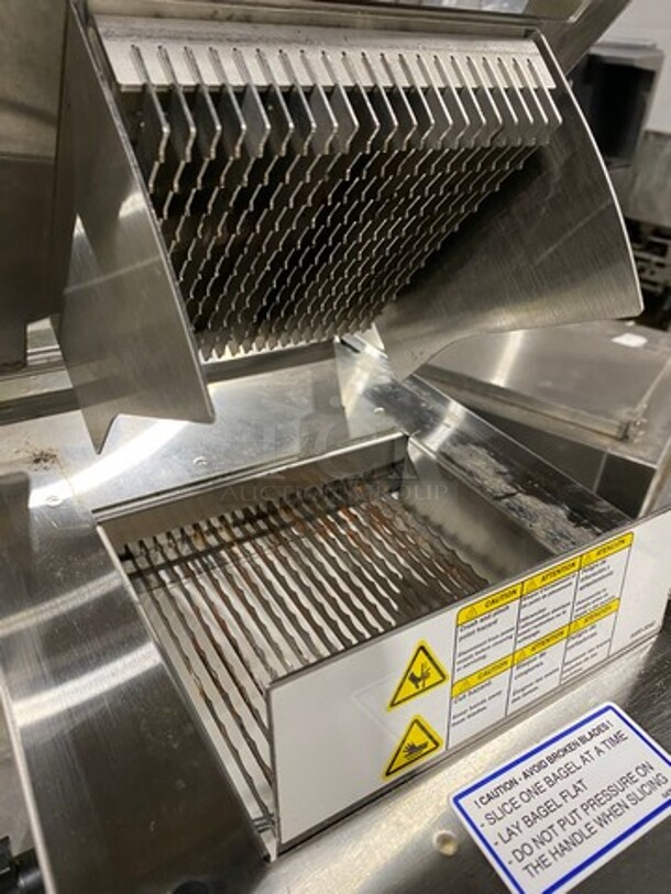 Oliver Commercial Countertop Mini Chip Slicer! Model: 738 SN: 189093 115V 60HZ 1 Phase - Image 6 of 7