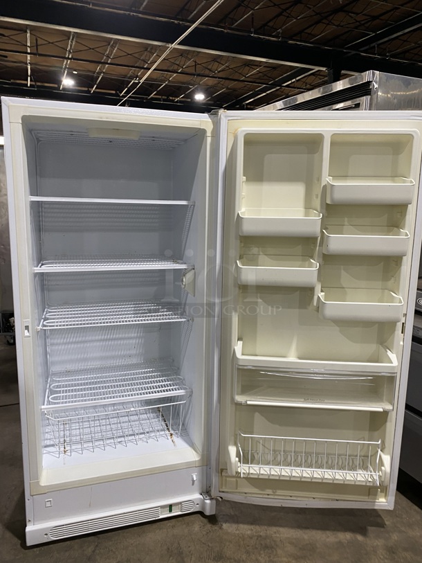 GENERAL ELECTRIC 1 Door Refrigerator W/ Poly Coated Racks! Model FUM 21SVDRWW Serial MZ135377 115V/60Hz/ - Image 6 of 10