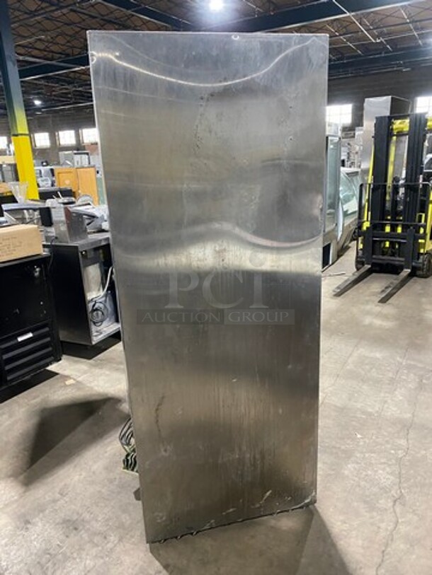 2007 Leader Commercial 2 Door Reach In Cooler Merchandiser! With View Through Doors! With Poly Coated Racks! All Stainless Steel! Model: LS48SSC SN: PQ033403 115V 60HZ 1 Phase - Image 3 of 9