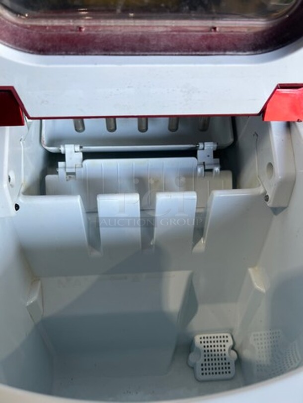 Vivo Home Countertop Ice Maker Machine! Model: HZB12A SN: 2003000295 115V - Image 4 of 6