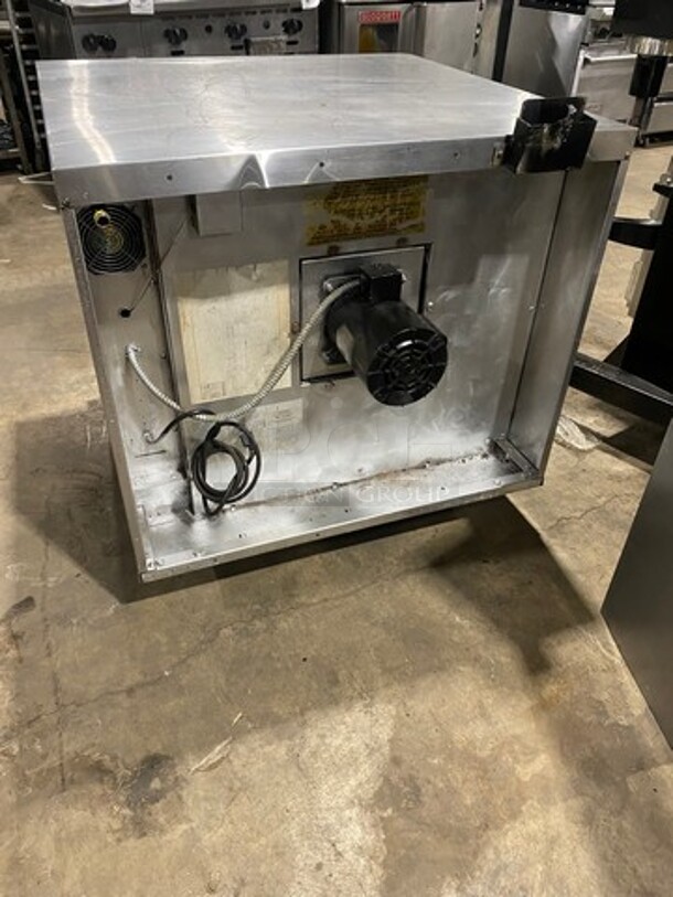 SWEET! Garland Master 200 SERIES Commercial Natural Gas Powered Convection Oven! With View Through Doors! Metal Oven Racks! All Stainless Steel! - Image 4 of 8