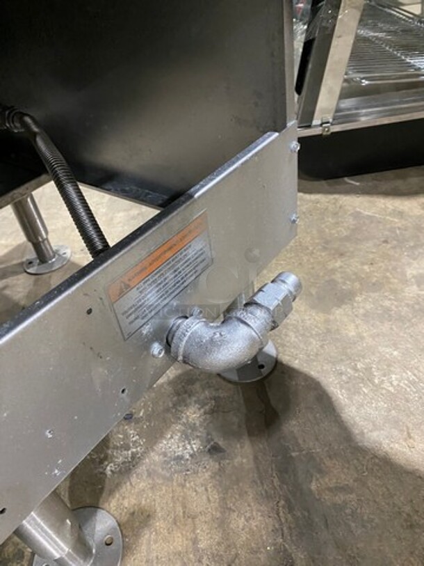 Pitco Commercial Natural Gas Powered Deep Fat Fryer! All Stainless Steel! On Legs! Model: 35C SN: G17AB103830 - Image 8 of 8