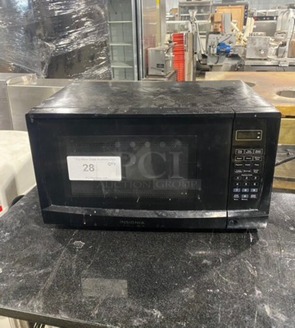 LATE MODEL! 2021 Insignia Countertop Microwave! Model: NSMW07BK0 SN: 21G14A00648 120V