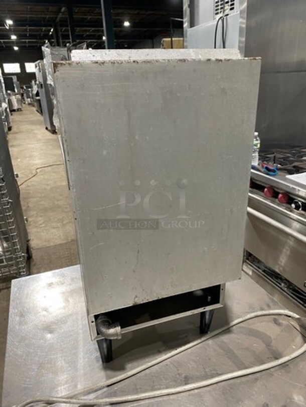 Cecilware Commercial Countertop Natural Gas Powered Deep Fat Fryer! With Back Splash! All Stainless Steel! On Small Legs! Model: GF10 SN: N804915 - Image 3 of 8
