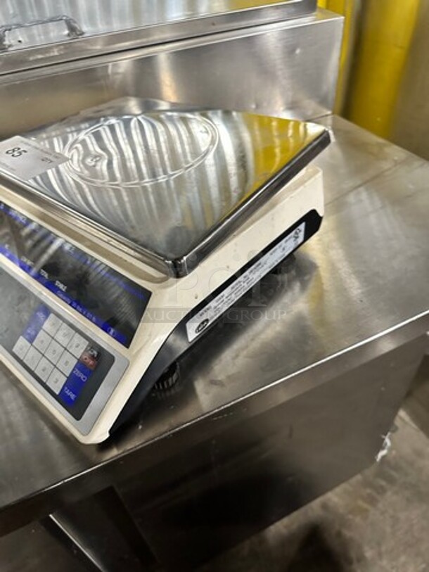 Globe Commercial Countertop Digital Weight/Price Scale! Model: GS30 SN: 100162890 110/120V - Image 2 of 6