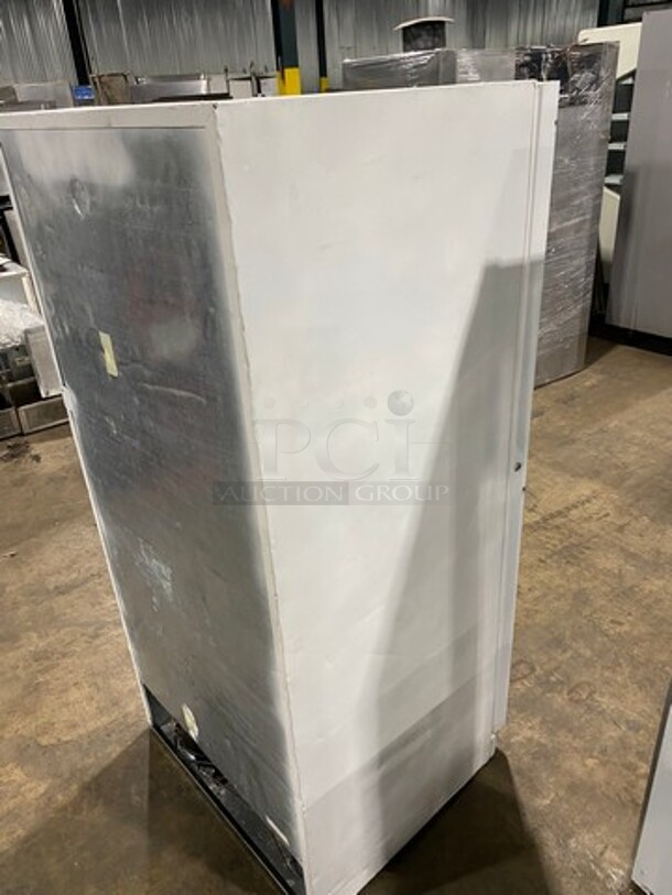 ELECTROLUX Model FFFH21F6QWB SERIAL # WB73356449 Metal Single Door Reach In Freezer! 115 Volts, 1 Phase 60Hz - Image 3 of 6