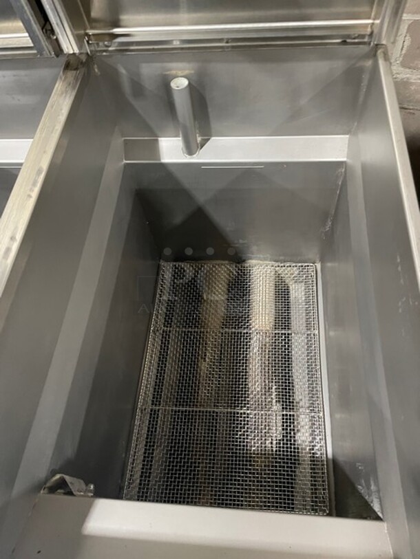 SWEET! Pitco Late Model Commercial 3 Bay Natural Gas Powered Pasta Cooker/Rethermalizer! All Stainless Steel! On Casters! 115V! Model: SRTG SN: G16AD007609! - Image 6 of 12