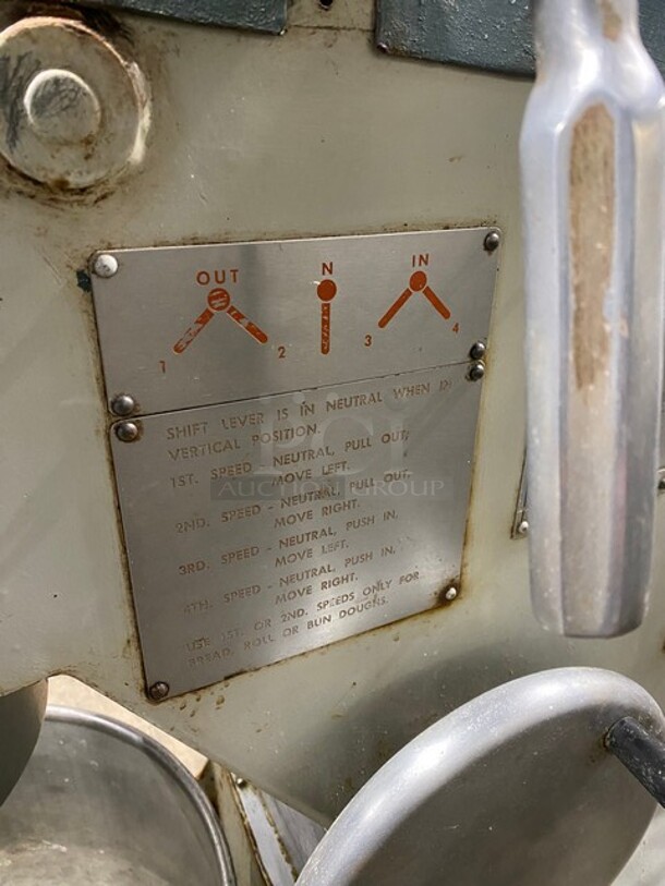 Reynolds Commercial Floor Style 60 Qt. Planetary Mixer! With Bowl! With Dough Hook Attachment! Model 1060 Serial 536HF79! 115V 1Phase! WORKING WHEN REMOVED! - Image 4 of 6