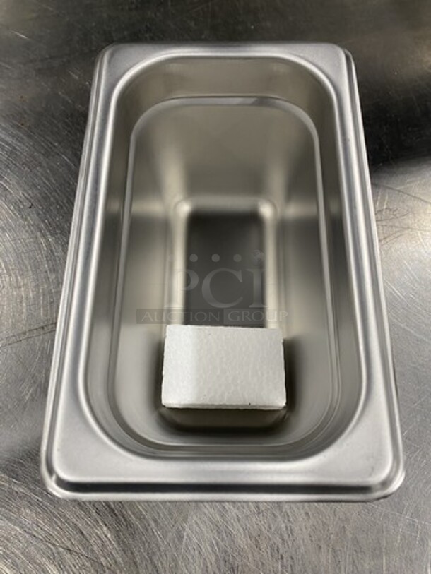 NEW! Carlisle Stainless Steel Food Pans W/Cover! 6 X Your Bid! - Image 4 of 5