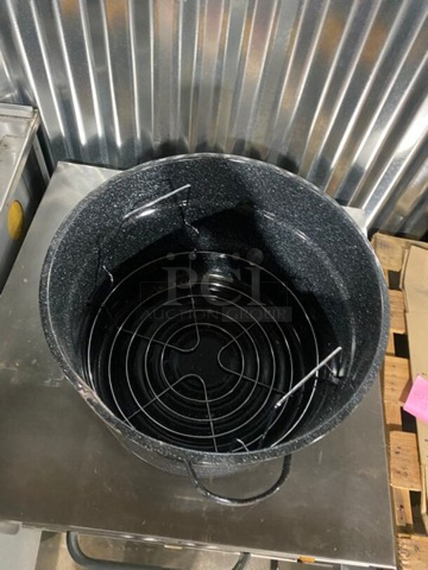NEW! Graniteware Water Bath Canner! 21.5QT Capacity! With Canner Jar Rack! - Image 3 of 5