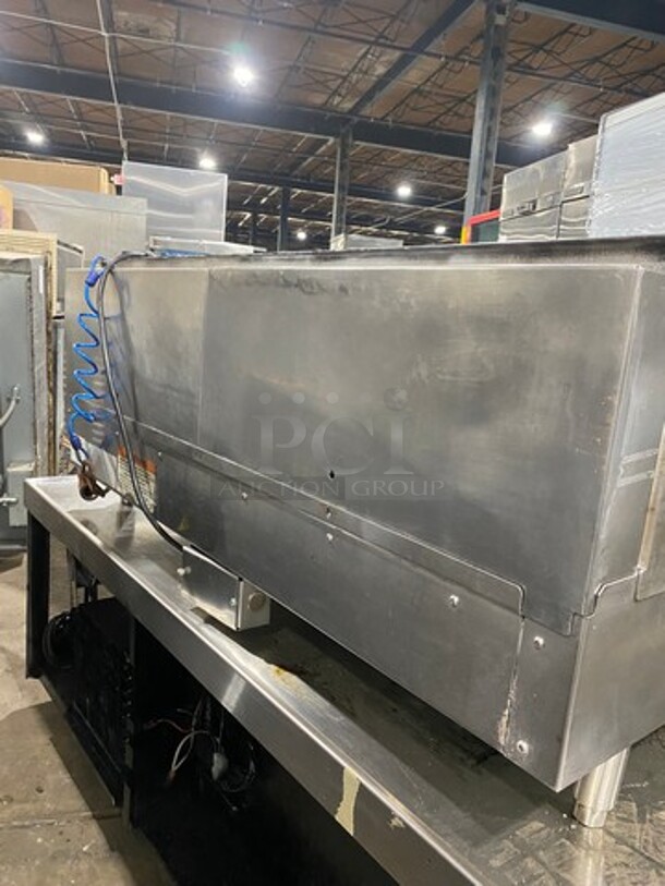 Woodstone Commercial Countertop Natural Gas Powered Flat Griddle! With Split Top! With Back & Side Splashes! All Stainless Steel! On Legs! - Image 4 of 10