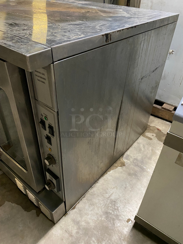 US Range Commercial Natural Gas Powered Convection Oven! With Metal Oven Racks! With View Through Doors! All Stainless Steel! Model: SUMG100 SN: 1705100103014 - Image 2 of 8