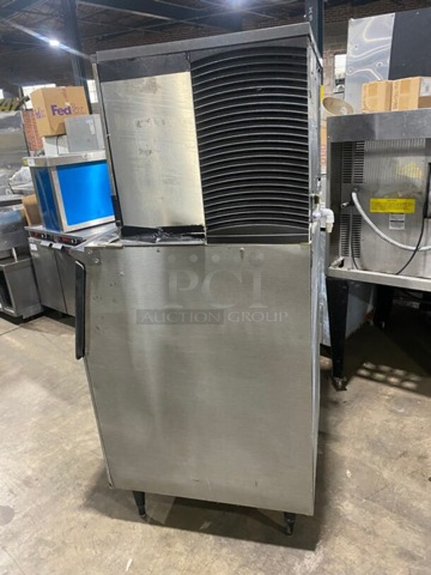 Manitowoc Commercial Ice Maker Machine! With Commercial Ice Bin! All Stainless Steel! On Legs! Model: ID0502A161D SN: 1120025579 115V 60HZ 1 Phase - Image 3 of 9
