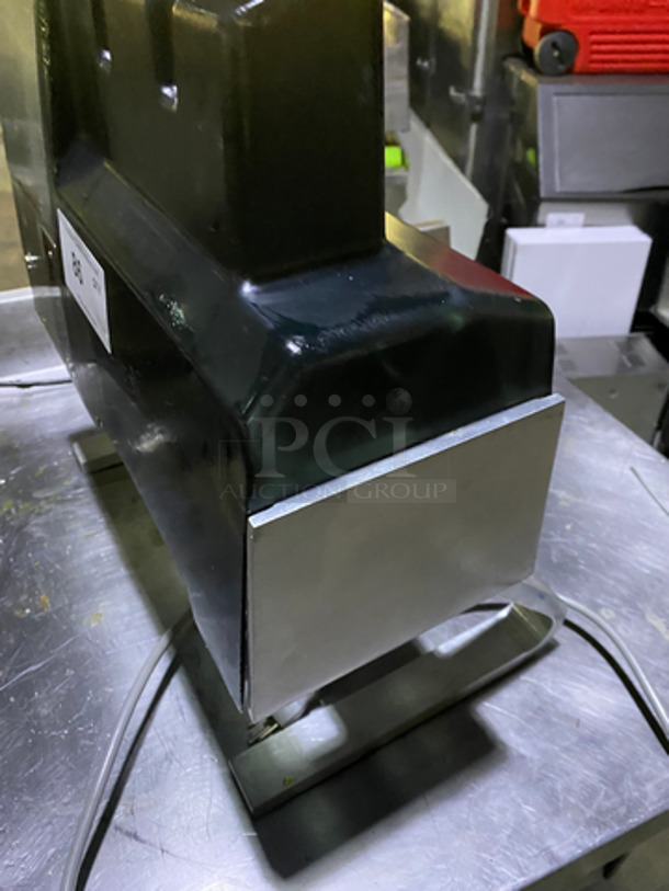 Hobart Commercial Countertop Meat Tenderizer Machine! Stainless Steel Body! Model: 403 SN: 311555973 115V 60HZ 1 Phase - Image 3 of 7