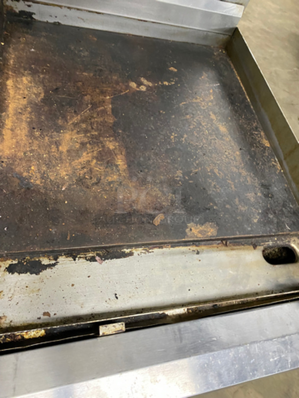 US Range Commercial Natural Gas Powered 2 Burner Stove With Flat Top Griddle! Griddle Has Side Splashes! With Raised Back Splash And Salamander! With Oven Underneath! All Stainless Steel! On Casters! - Image 7 of 11