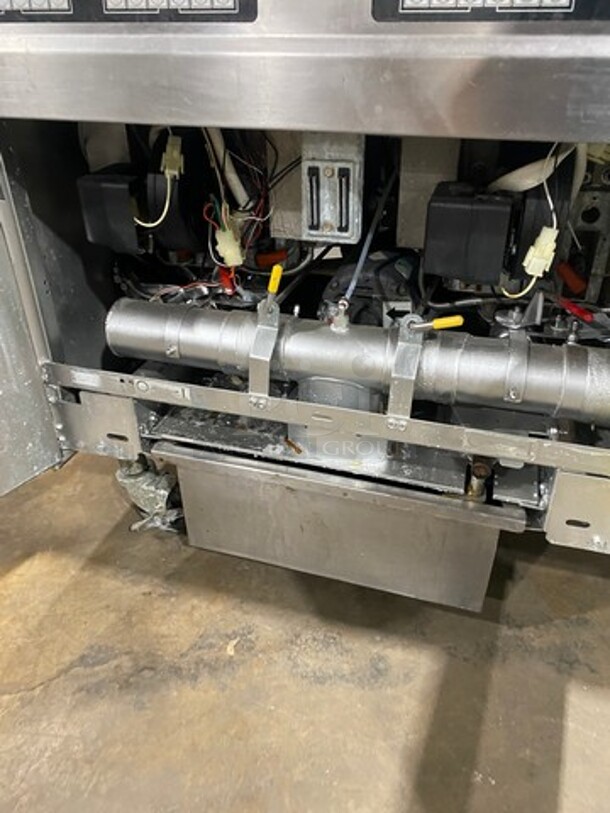 Frymaster Commercial LP Powered 3 Bay Deep Fat Fryer! With Metal Frying Baskets! All Stainless Steel! On Casters! Model: FPPH355CSD SN: 1202IE0089 - Image 8 of 12