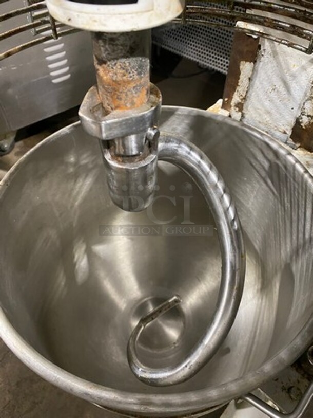 Eurodib Commercial Floor Style 30 QT Planetary Mixer! With Mixing Bowl And Guard! With Spiral Hook Attachment! WORKING WHEN REMOVED! Model: M30A 120V - Image 5 of 9