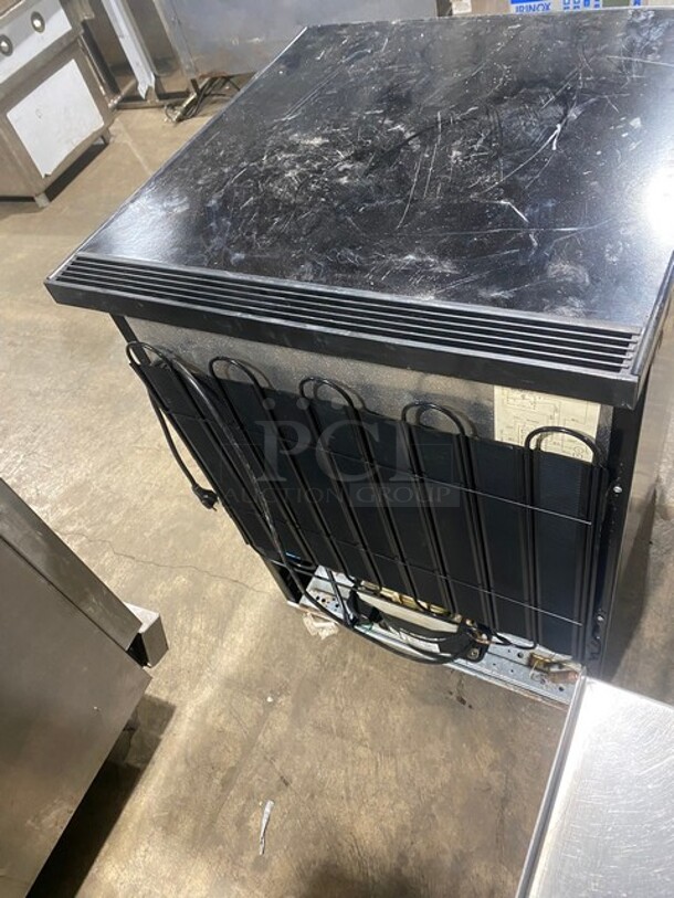 Felix Storch Commercial Countertop Single Door Cooler Merchandiser! With Poly Coated Racks! Model SCR600BL Serial 200110000093! 120V! - Image 4 of 7