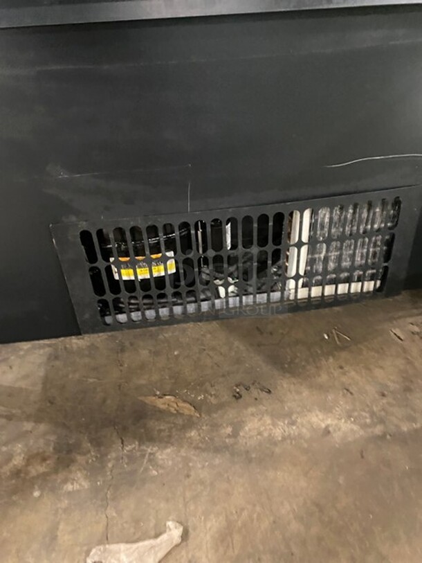 NICE! Structural Concepts Starbucks Style Refrigerated Open Grab-N-Go Display Case! With Top Glass Enclosed Merchandiser Showcase! On Legs! 220V 1 Phase! Model: SBZ6652DR SN: 0524196LS290488! - Image 9 of 9