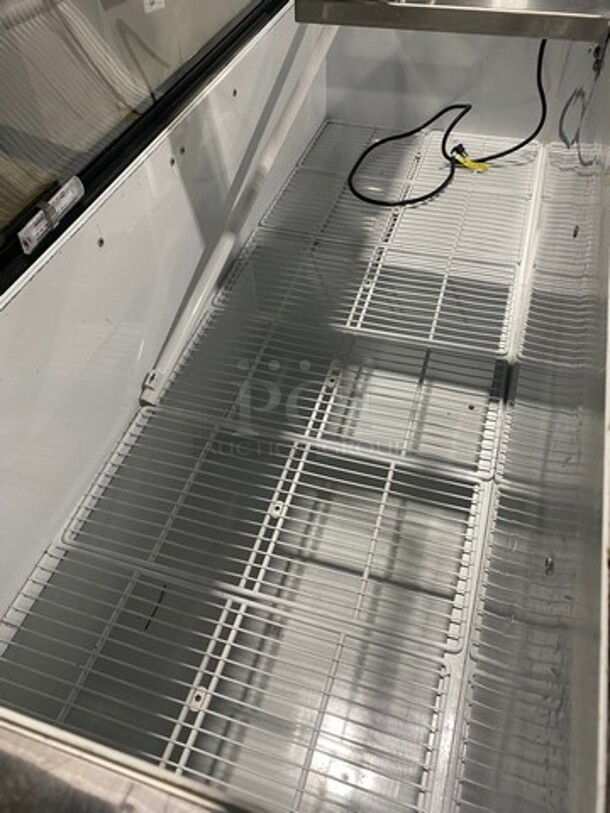 Master Bilt Commercial Ice Cream Dipping Cabinet Merchandiser! With Sneeze Guard! Model DD66LCG Serial 134401SAA01! 115V 1Phase! - Image 5 of 9