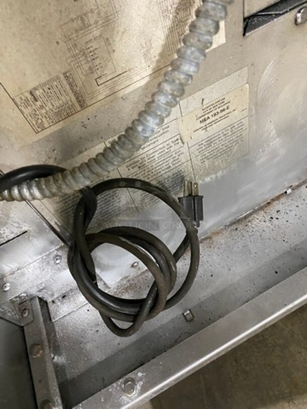 SWEET! Garland Master 200 SERIES Commercial Natural Gas Powered Convection Oven! With View Through Doors! Metal Oven Racks! All Stainless Steel! - Image 8 of 8