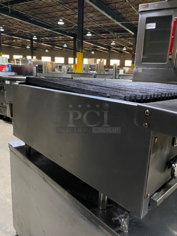 Radiance Commercial Countertop Natural Gas Powered Char Broiler Grill! 8 Burners! Stainless Steel Body! - Image 3 of 9
