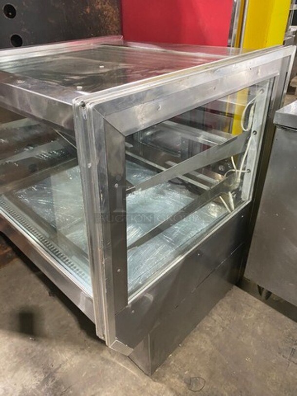 Leader Commercial Refrigerated Deli/ Bakery Display Case Merchandiser! With Straight Front Glass! With Rear Access Doors! Stainless Steel Outline! Model: MCB36SC SN: UR080381 115V 60HZ 1 Phase - Image 2 of 9